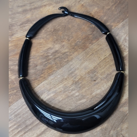 Lucite Black Collar Choker Necklace - Vintage, Estate - Picture 3 of 8